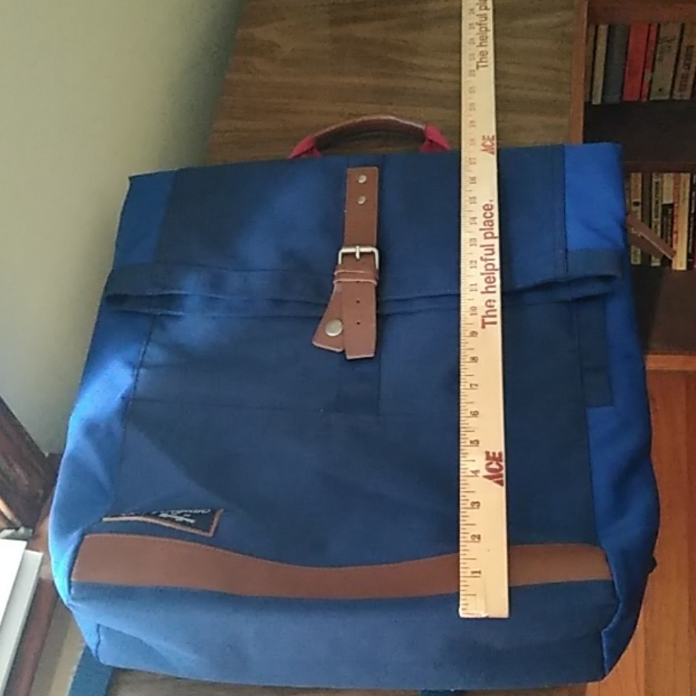 18 by 17 inch Penguin Back Bag - Picture 8 of 8